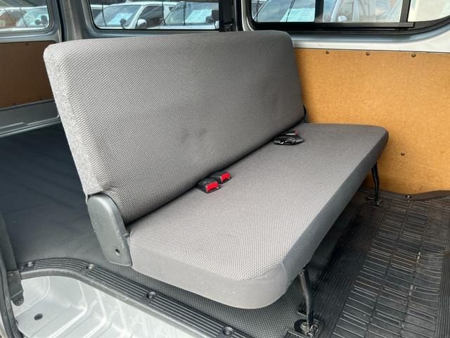 2011 Toyota Hiace photo 29