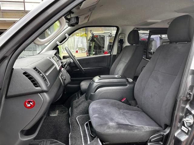 2016 Toyota Hiace photo 5