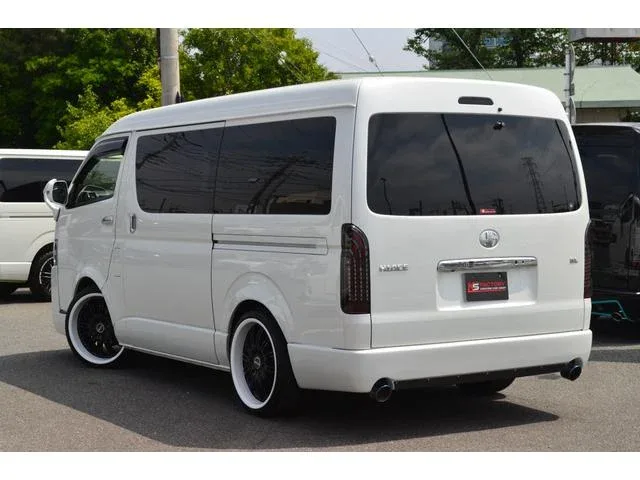 2017 Toyota Hiace photo 9