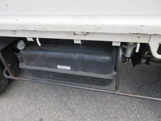 2000 Mitsubishi Fuso Canter photo 19