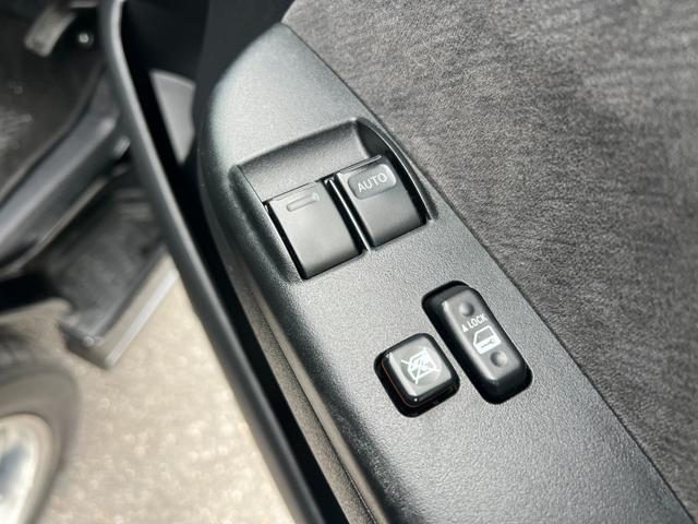 2017 Toyota Hiace photo 29