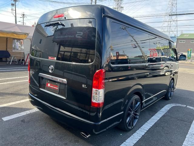 2017 Toyota Hiace photo 4