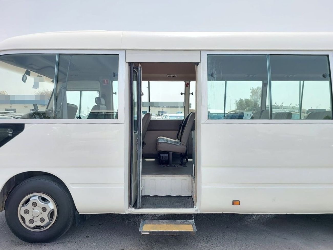 2000 Toyota Coaster photo 19