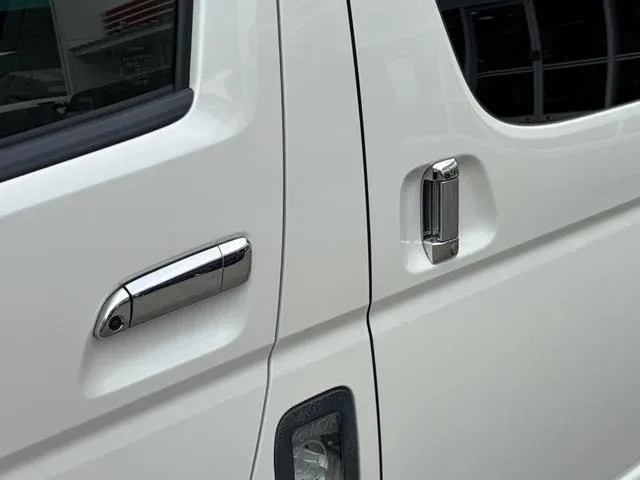 2017 Toyota Hiace photo 20