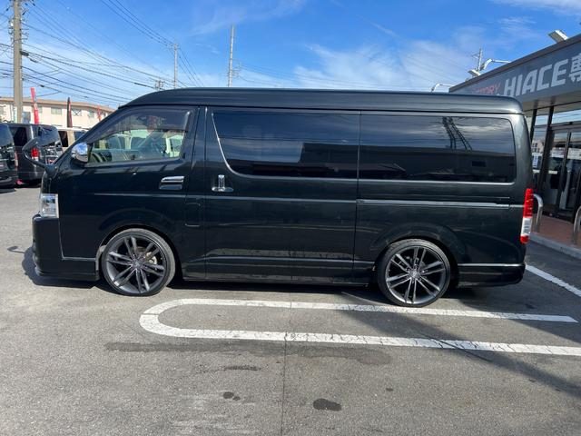 2017 Toyota Hiace photo 7