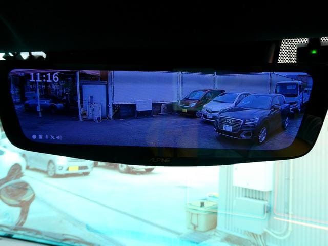 2023 Toyota Hiace photo 25
