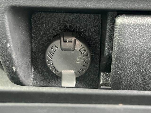2017 Toyota Hiace photo 39