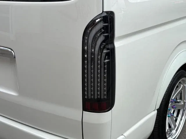 2017 Toyota Hiace photo 25