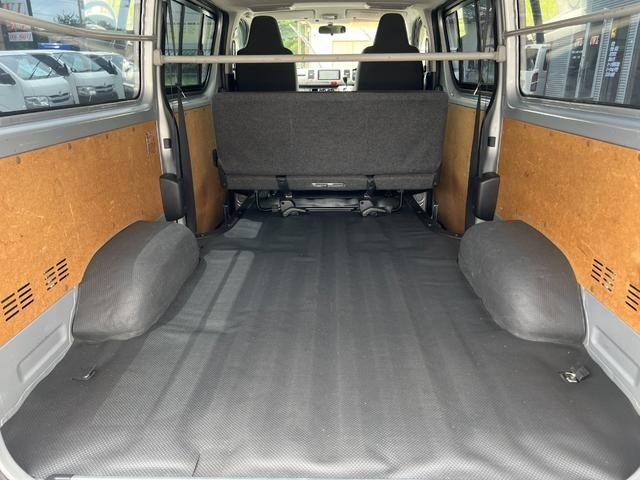 2011 Toyota Hiace photo 31