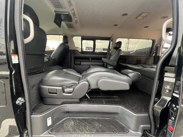 2017 Toyota Hiace photo 21