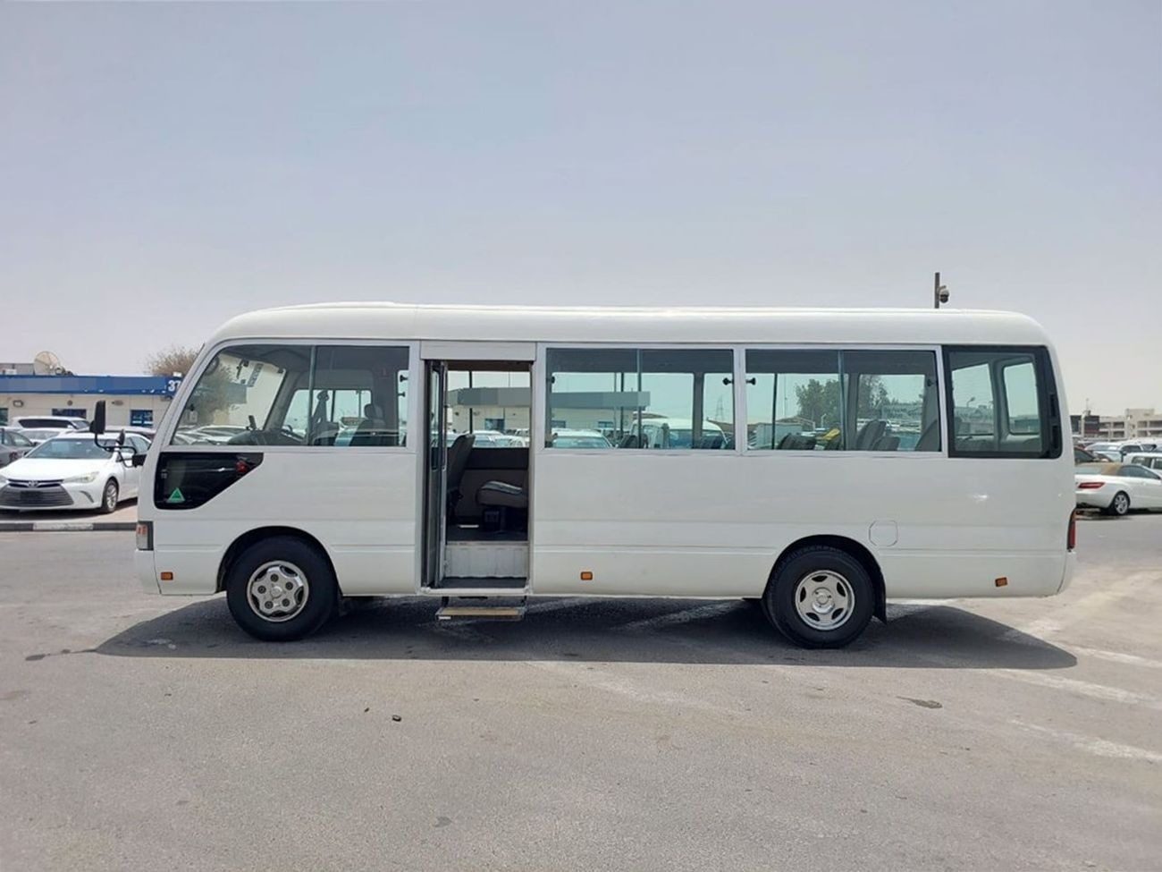 2000 Toyota Coaster photo 12