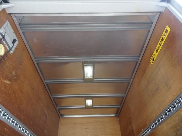 2006 Mitsubishi Fuso Canter photo 23