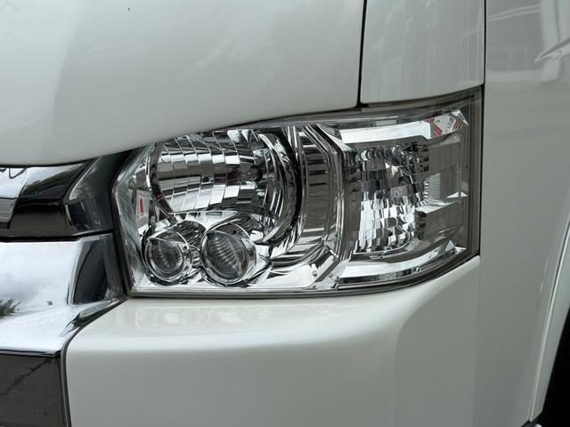 2017 Toyota Hiace photo 14