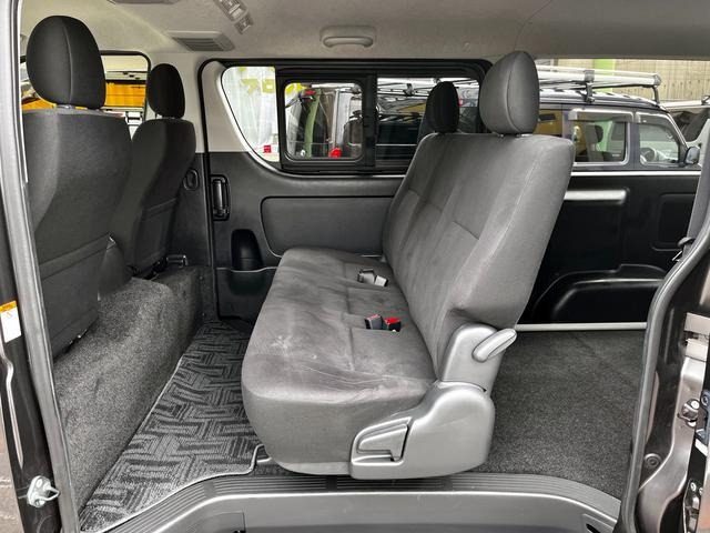 2016 Toyota Hiace photo 32