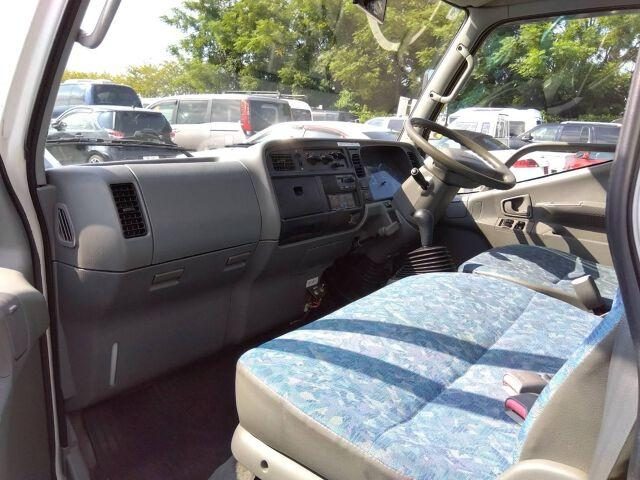 2001 Mitsubishi Fuso Canter photo 4