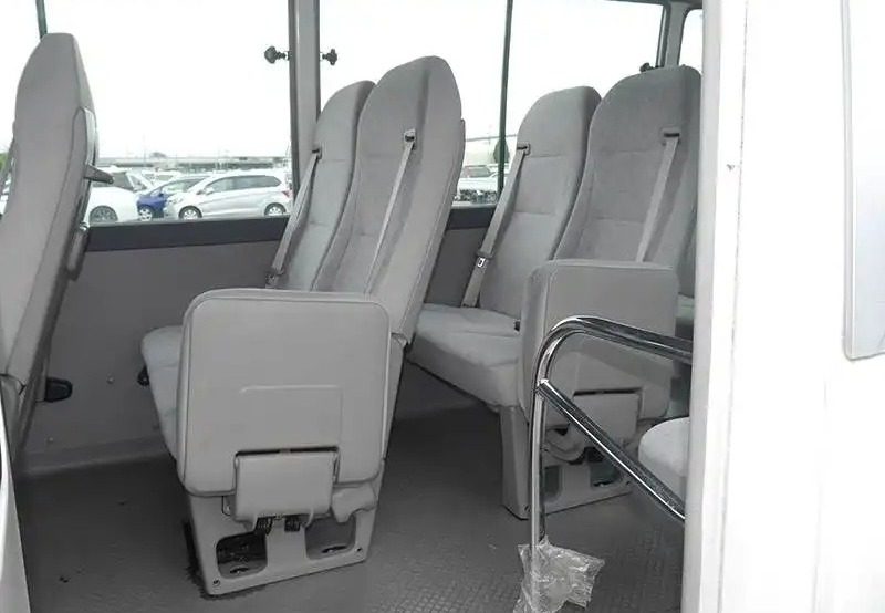 2015 Toyota Coaster photo 9