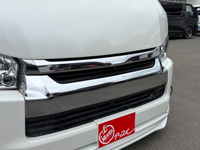 2017 Toyota Hiace photo 12