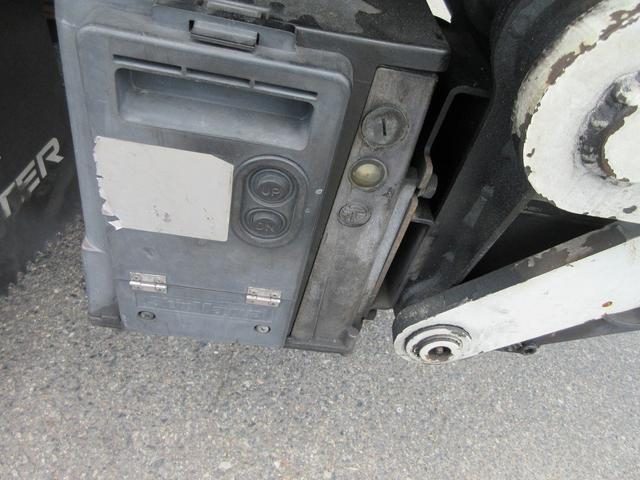 2000 Mitsubishi Fuso Canter photo 11