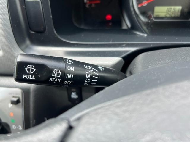 2011 Toyota Hiace photo 15