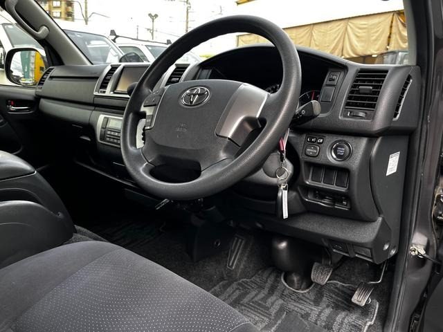2016 Toyota Hiace photo 39