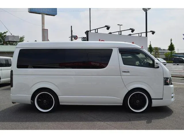 2017 Toyota Hiace photo 17