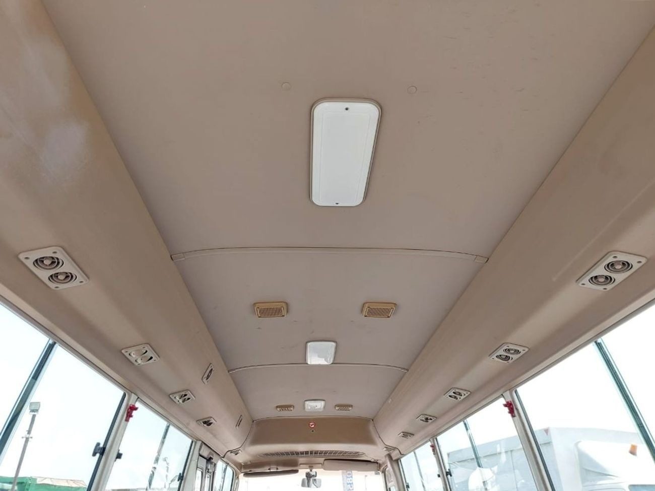 2000 Toyota Coaster photo 14