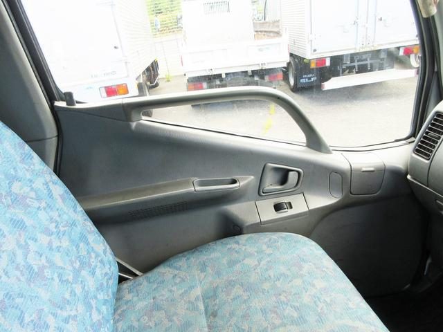 2000 Mitsubishi Fuso Canter photo 30