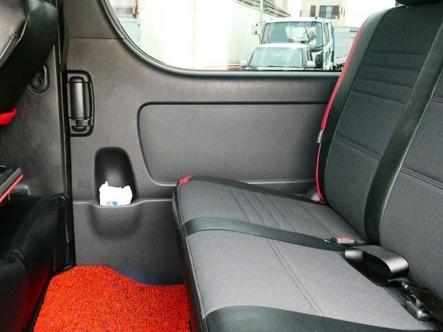 2023 Toyota Hiace photo 42