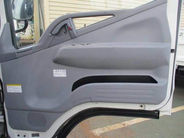 2006 Mitsubishi Fuso Canter 4 photo 27