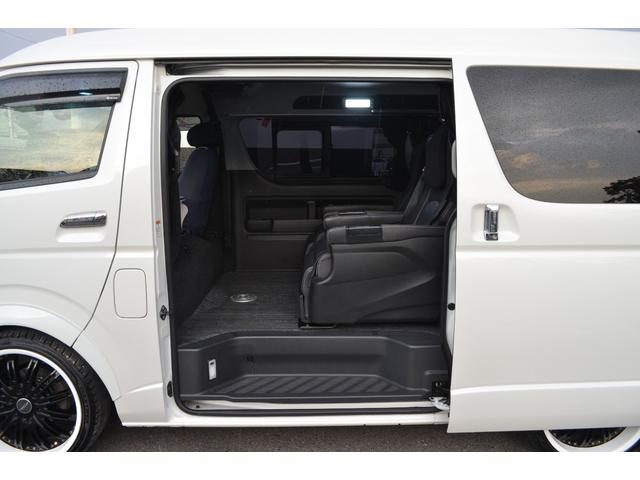 2017 Toyota Hiace photo 58