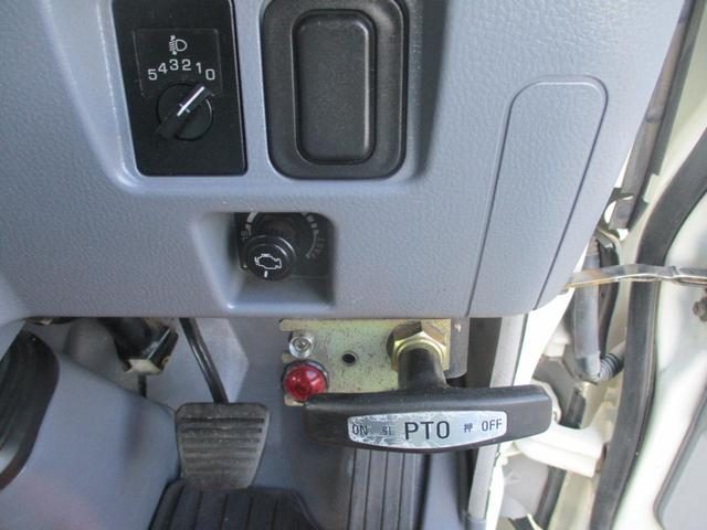2006 Mitsubishi Fuso Canter 4 photo 35