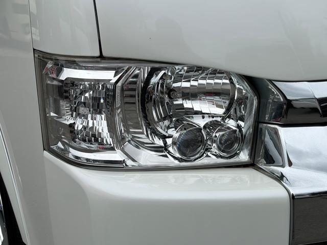 2017 Toyota Hiace photo 13