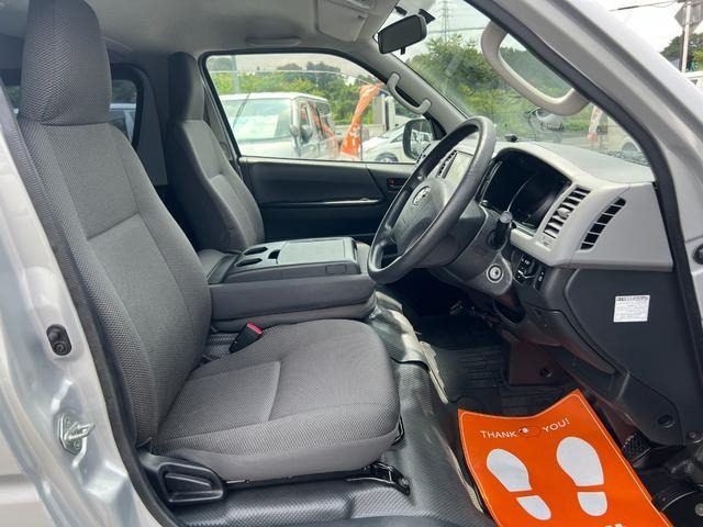2011 Toyota Hiace photo 8