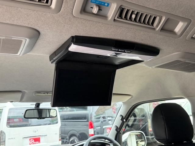 2017 Toyota Hiace photo 49